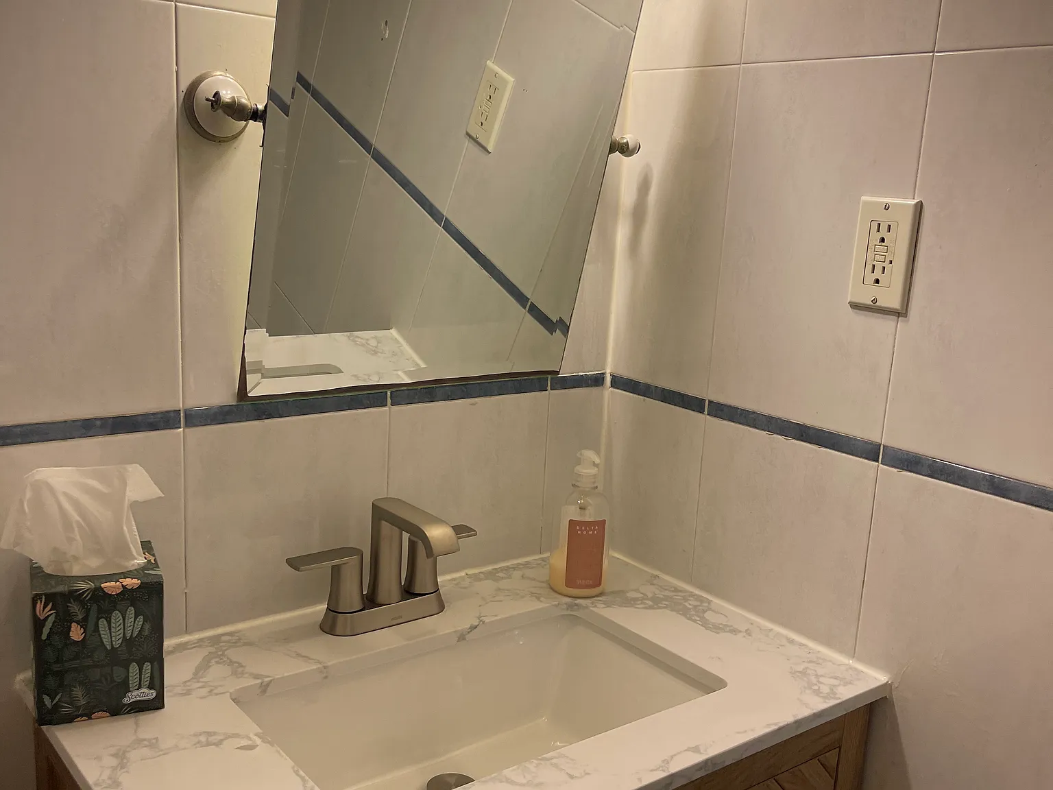 3 bed, 1000 sqft, $4,000 — Photo 1
