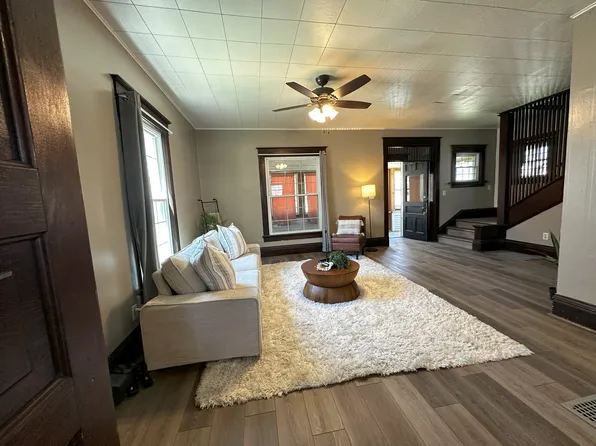 1109 Charleston St, Lincoln, NE 68508