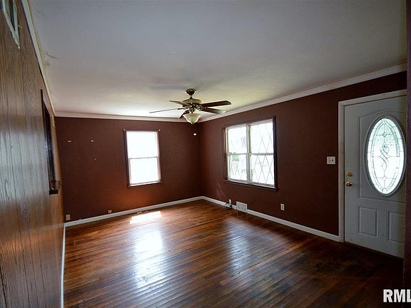 3rd image of 1030 S Gomo St