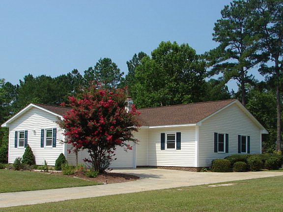 2nd image of 2221 Shawnee Dr