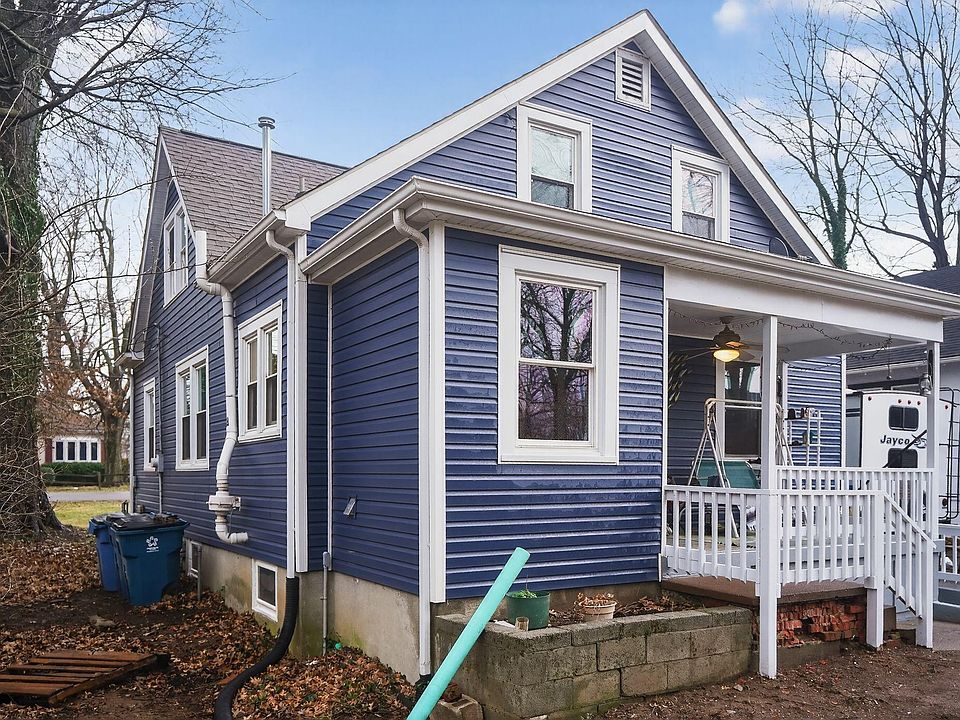 1st image of 221 Waveland Ave