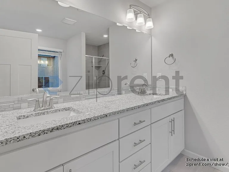 6460 N 89th Ave — Photo 26