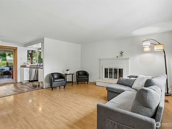 4th image of 20414 54th Avenue W