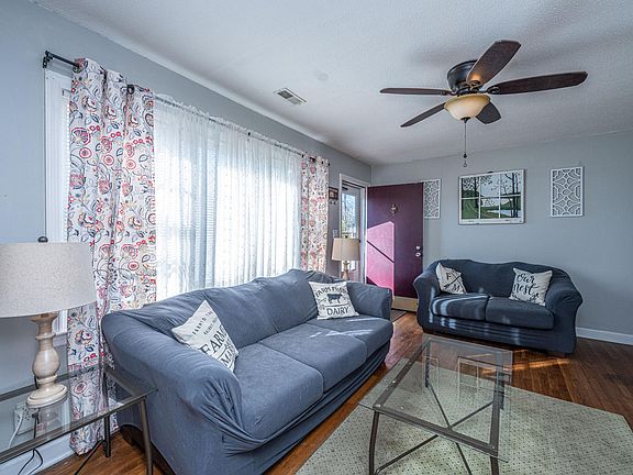 4th image of 405 Sarah Dr