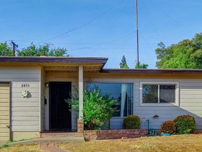 2433 Laredo Rd, Sacramento, CA, 95825