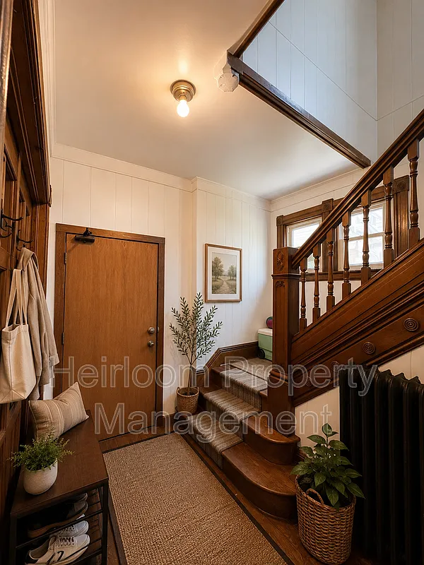 4 bed, 1.0 bath, 1622 sqft, $1,600 — Photo 1
