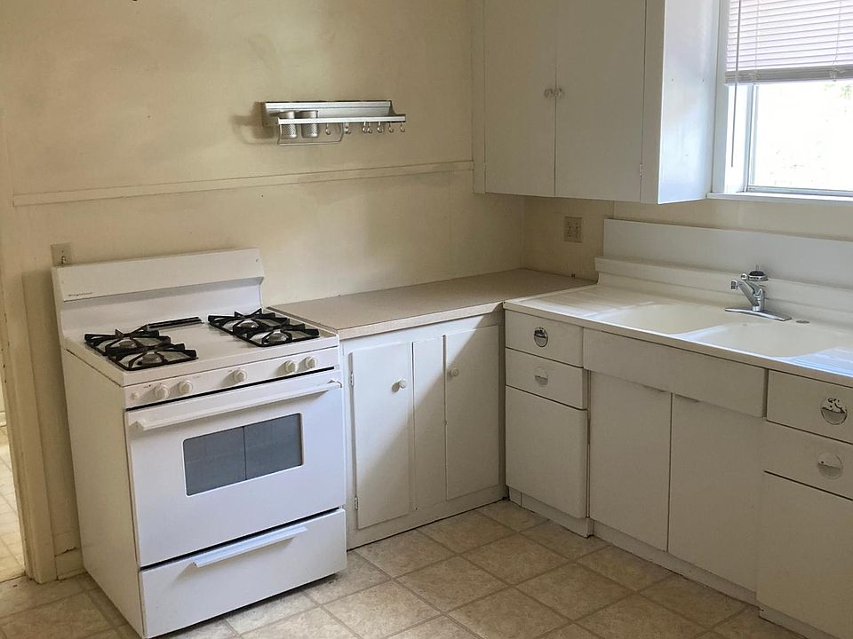 2nd image of 1108 Taylor Rd