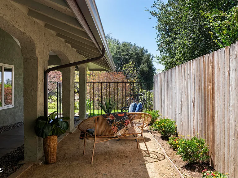 579 Acacia St — Photo 30
