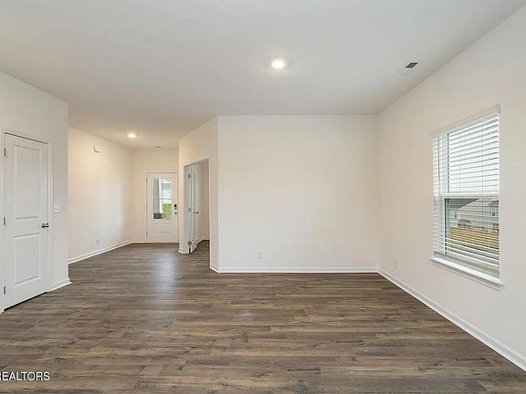 4th image of 153 Kaley Ln