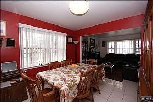 4th image of 163 Davis Ave