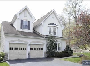 44 Sky Top Rdg, Oakland, NJ 07436