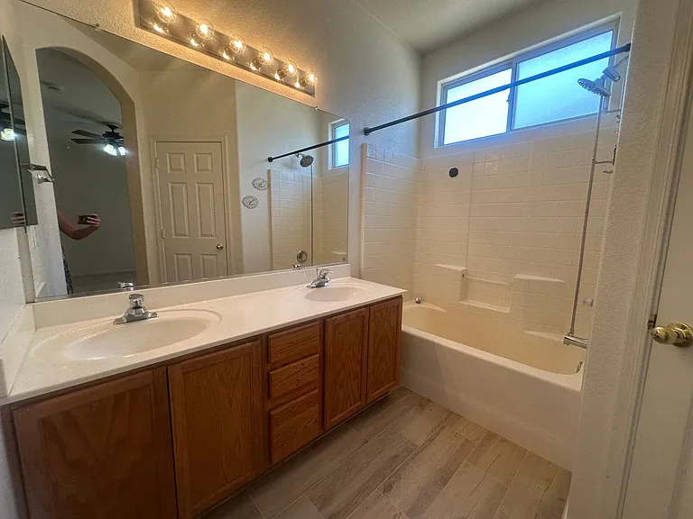 3726 E Longhorn Dr — Photo 28