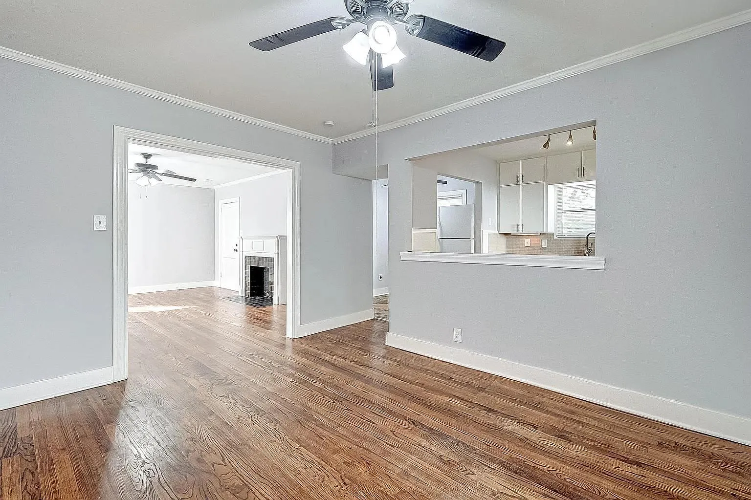 2 bed, 1.0 bath, $2,125 — Photo 3