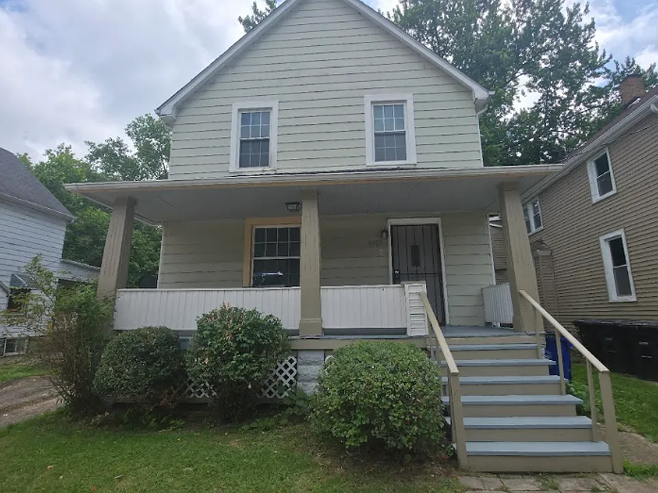 2005 Kenneth Ave