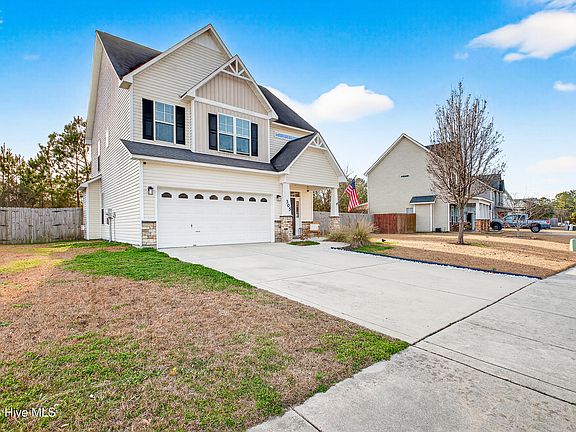 2nd image of 305 Hidden Oaks Drive