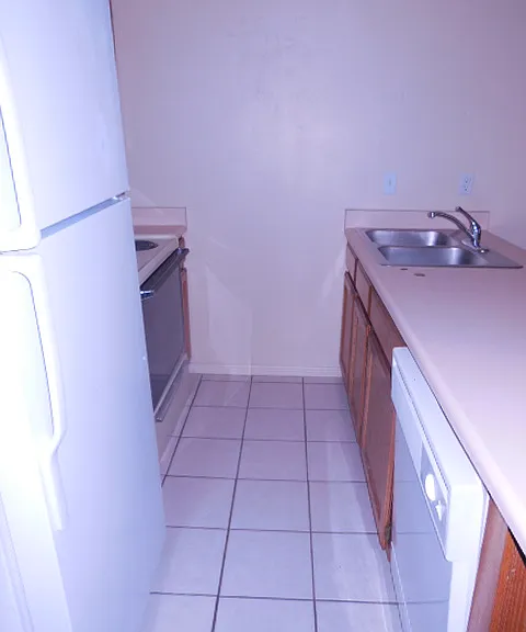 915 E 820 N #18 — Photo 11
