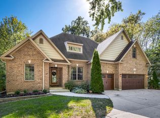 29 Roosevelt St, Saint Charles, IL 60174