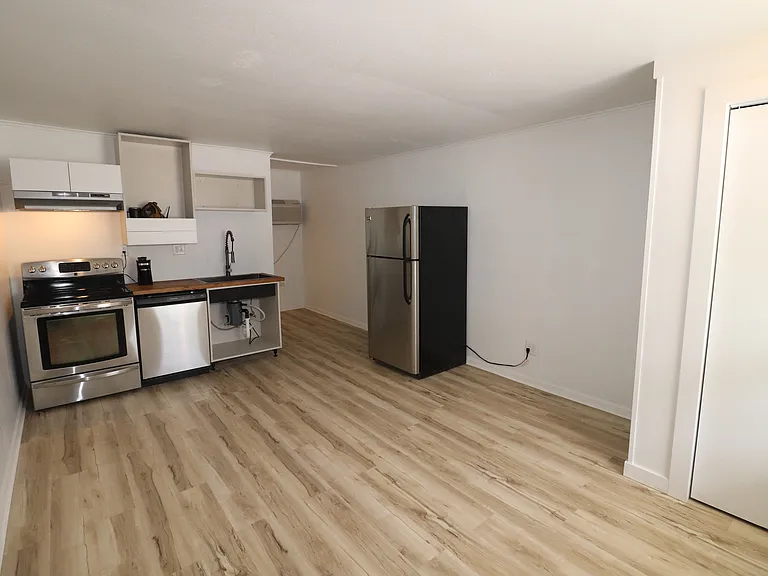 21 Larue St #7 — Photo 1