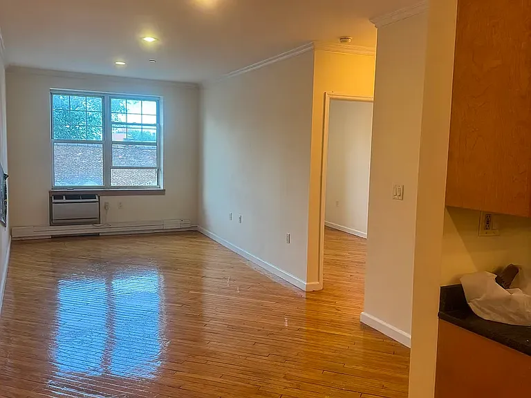 250 14th St #3A — Photo 10