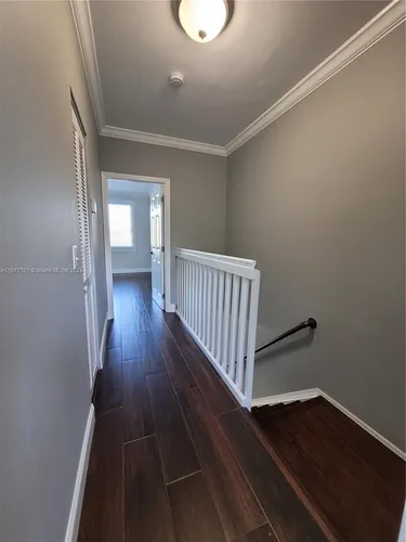 205 Mallory Ct #205 Photo 1