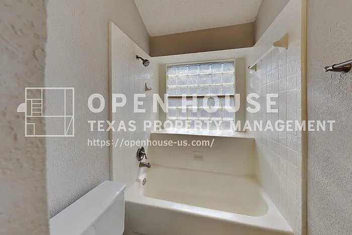 1328 Chicota Dr — Photo 11