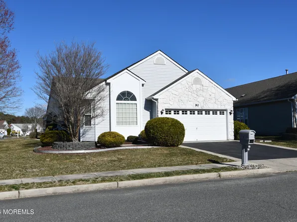 90 Woodstock Drive, Toms River, NJ 08757