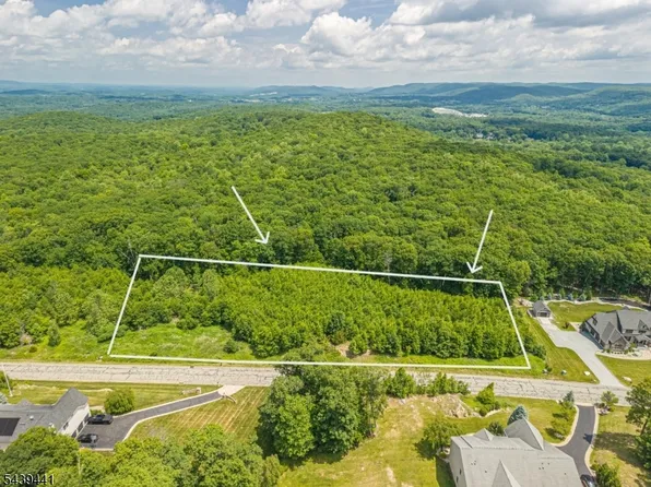 18 Triple Crown Dr, Sparta Twp., NJ 07871