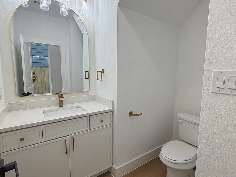 2521 Bethurum Ave — Photo 5