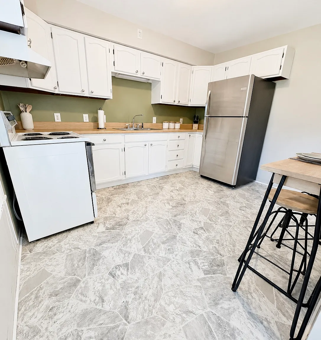 2 bed, 900 sqft, $1,400 — Photo 4