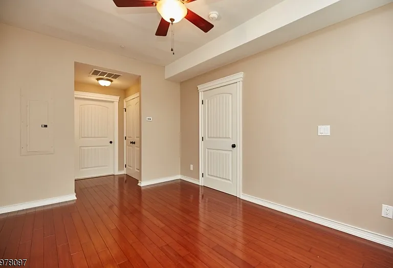 10 Elmer St #H — Photo 9