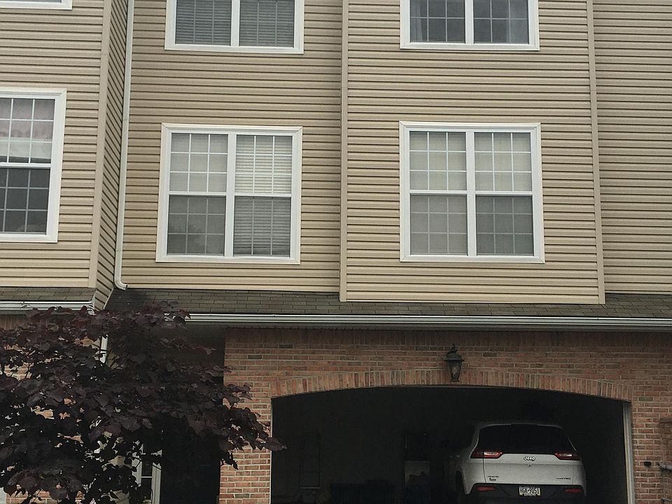 garage parking and additional spots on street