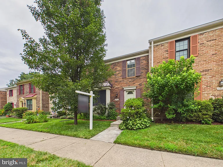 5971 Clerkenwell Ct — Photo 2