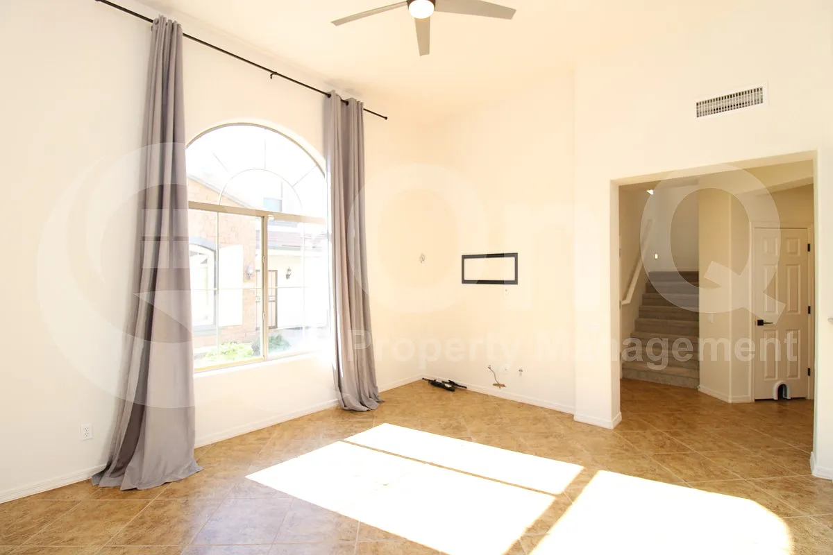 2 bed, 2.5 bath, 1307 sqft, $1,895 — Photo 4