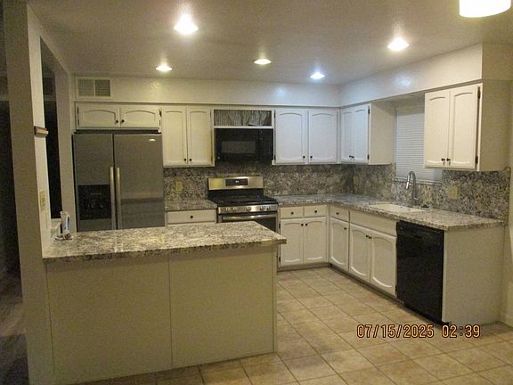 3rd image of 2563 Lockwood Dr