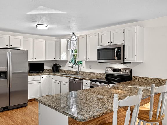 4th image of 115 Dove Hill Road