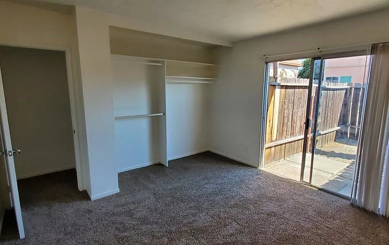 6843 Mohawk St #A — Photo 12