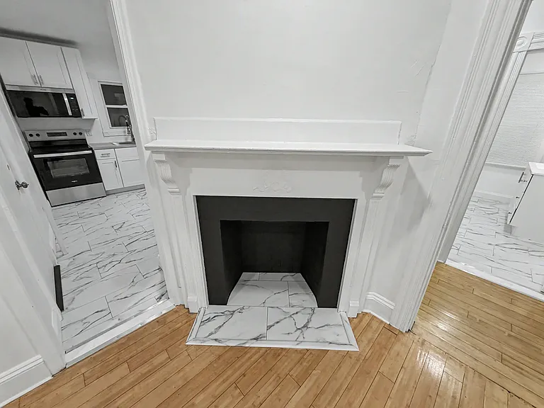24 Saint Mary St — Photo 11