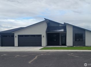 706 L St NE, Ephrata, WA 98823
