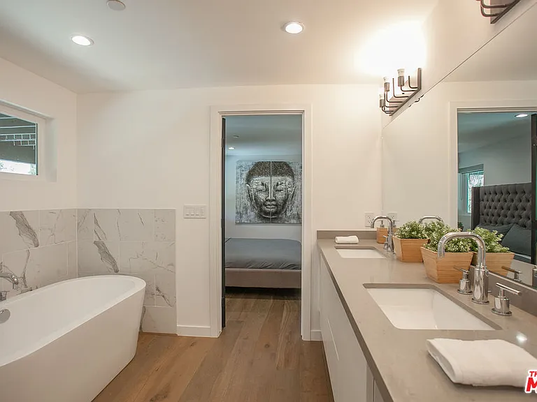 3751 Multiview Dr — Photo 33