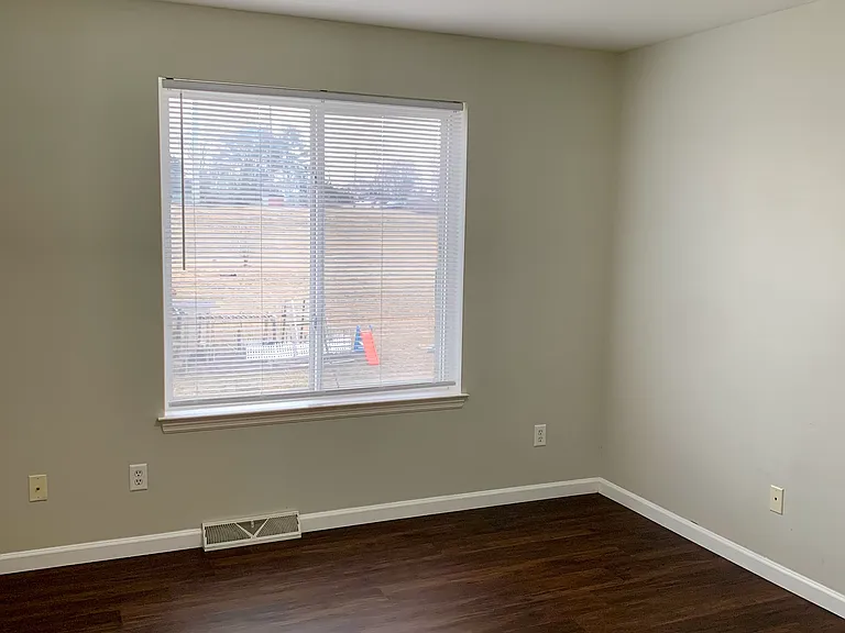 163 Norlawn Cir — Photo 11