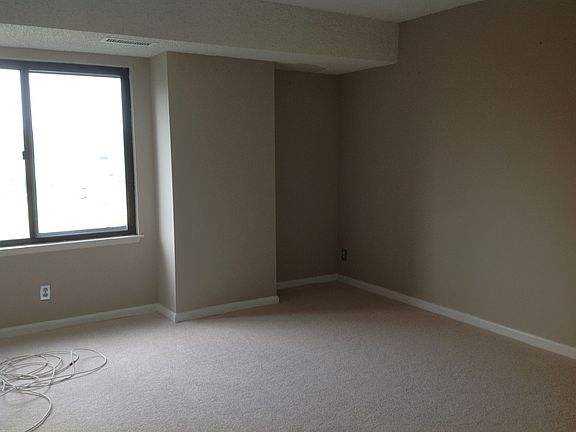 4th image of 3800 Powell Ln #Penthouse 2
