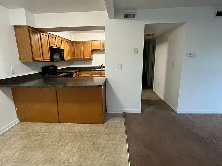 1700-1790 Liberty Ln — Photo 49