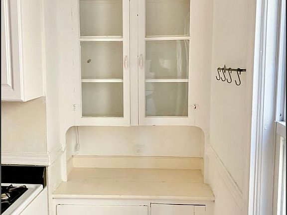 3rd image of 15 Glendale Ave #1