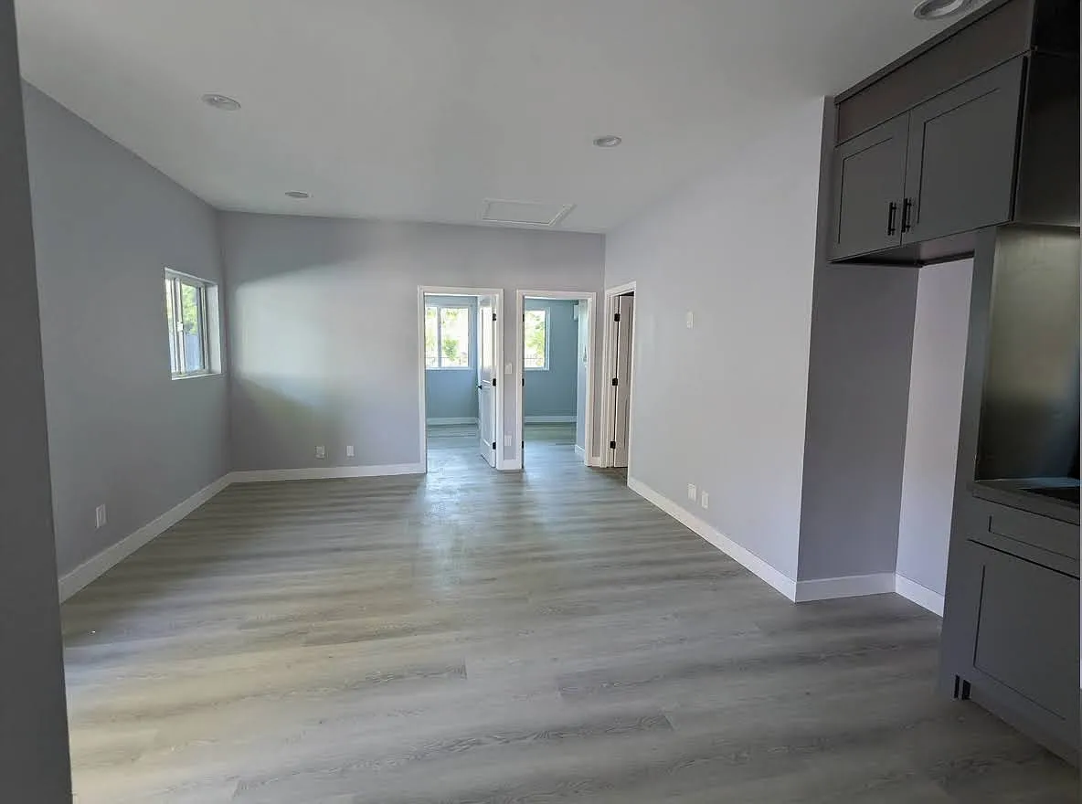 3 bed, 800 sqft, $3,000 — Photo 3