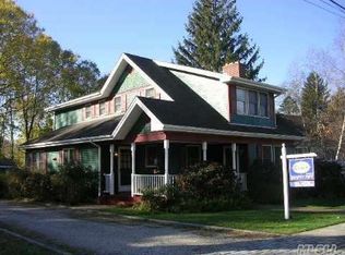 9 Troy Ct, Northport, NY 11768