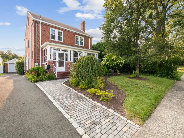 23 Price Boulevard, West Hartford, CT 06119