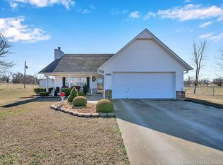 10582 E Sageeyah Rd, Claremore, OK 74017