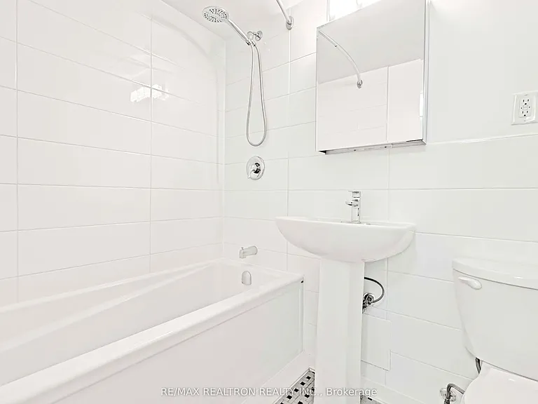 276 Saint George St #702 — Photo 7