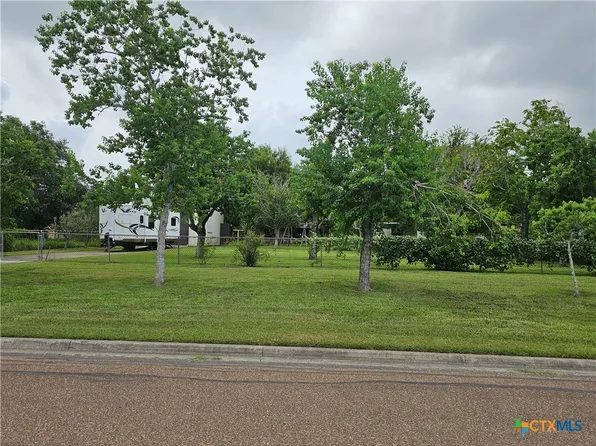 2218 Vail Dr, Pt Lavaca, TX 77979
