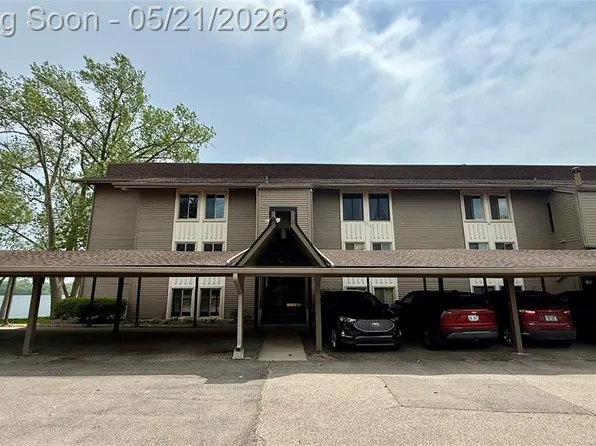844 Cliffs Dr, Ypsilanti, MI 48198